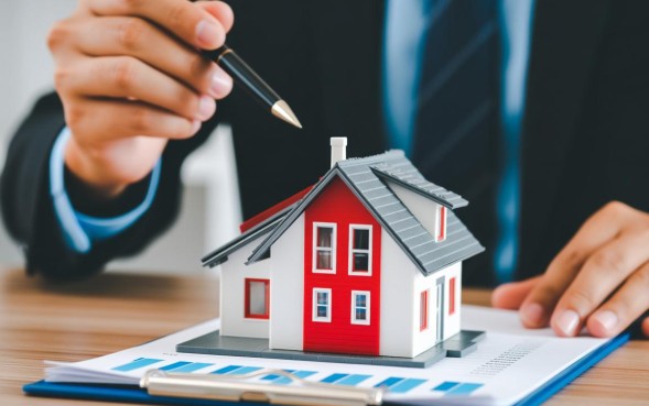 房屋中介抵押贷款靠谱吗？找中介办理贷款利息高吗？